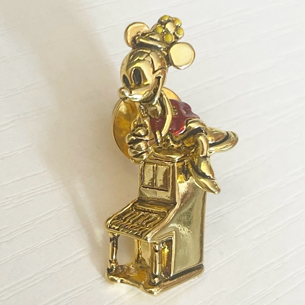 Disney Napier Minnie Mouse Gold Toned Pin